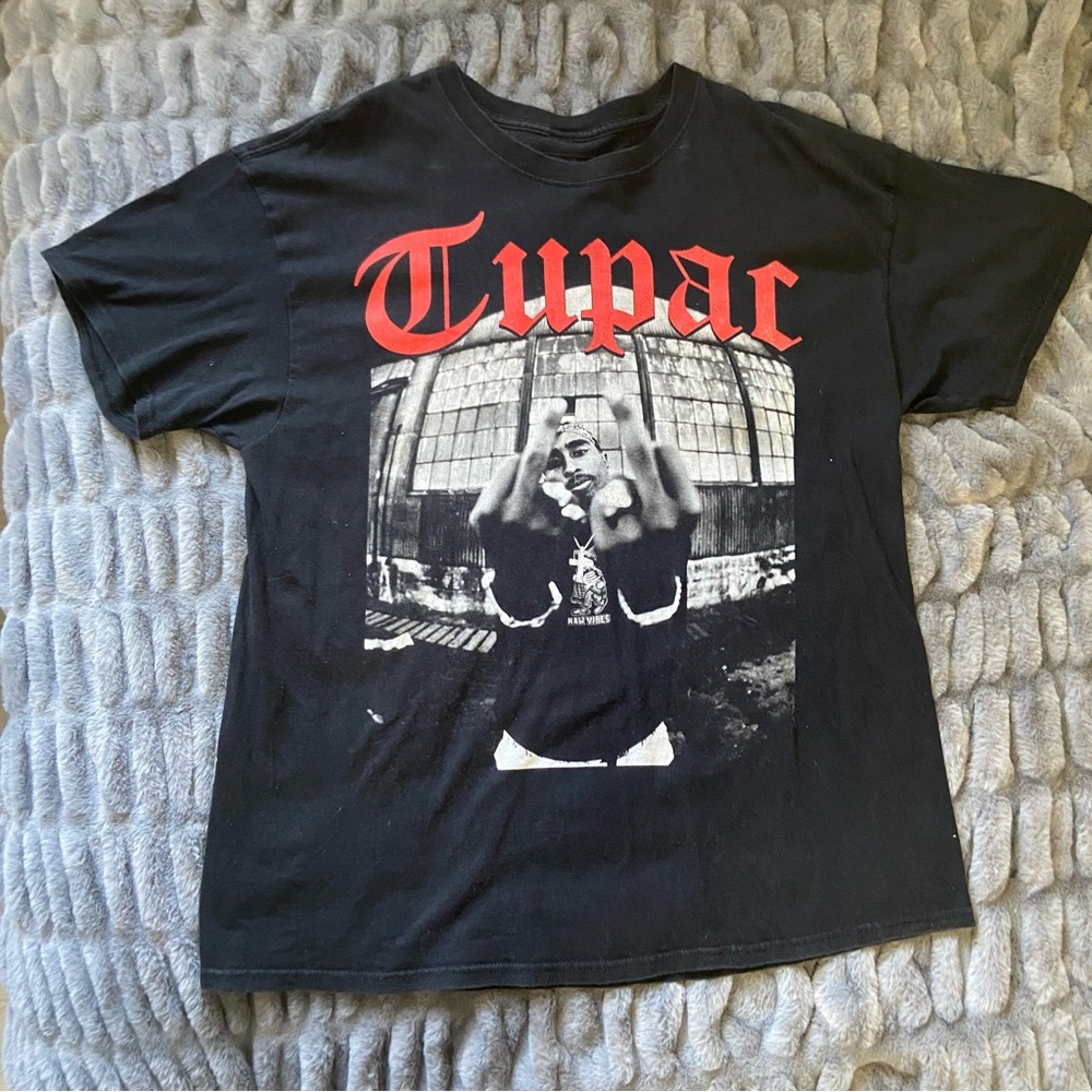 Tupac Middle Finger Men’s Size XL 2Pac Portrait Graphic Black T-Shirt